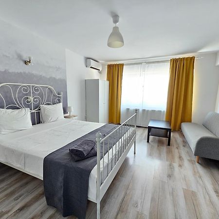 Color Apartments Old Town Center Bukarest Eksteriør billede
