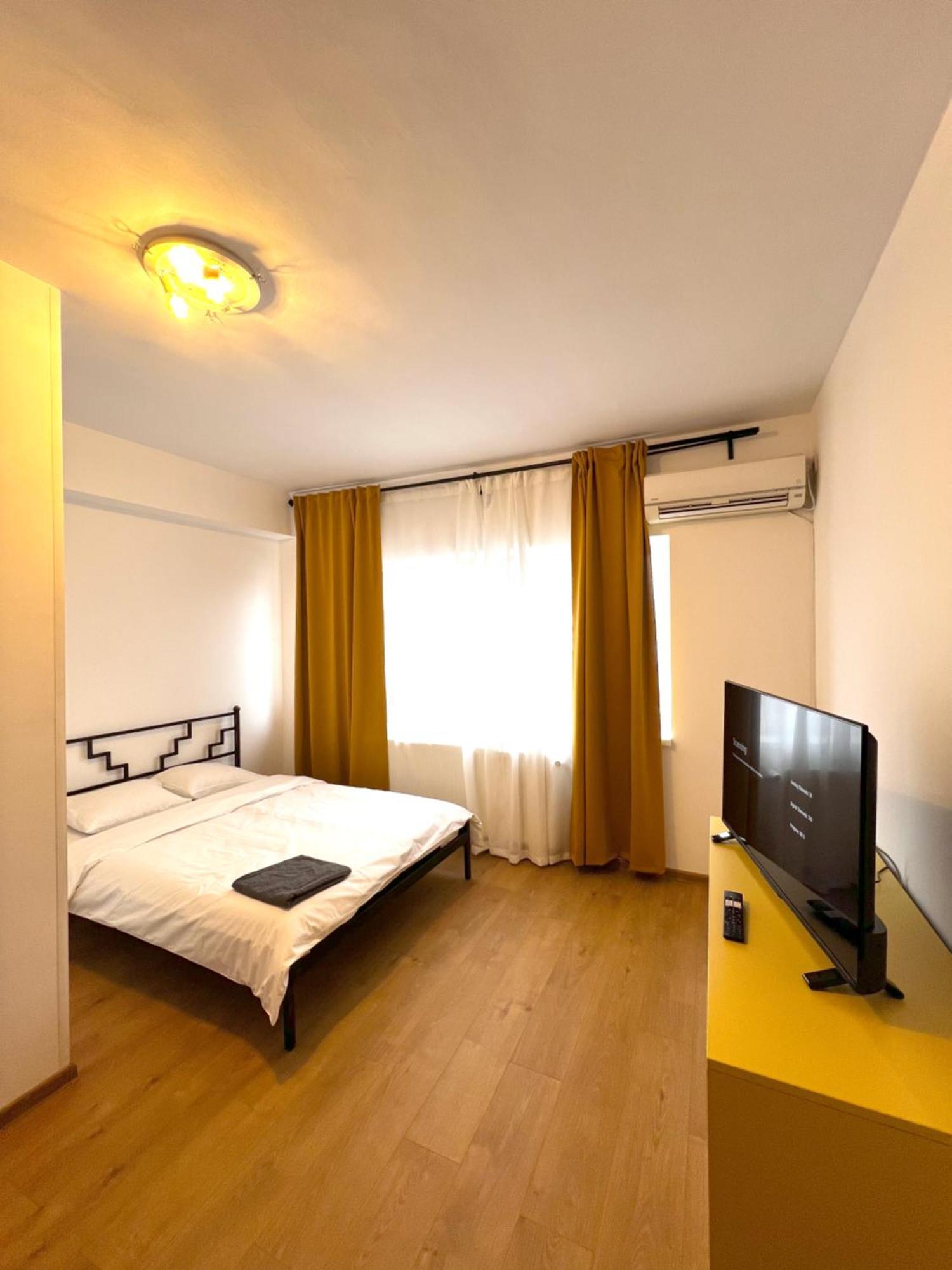 Color Apartments Old Town Center Bukarest Eksteriør billede