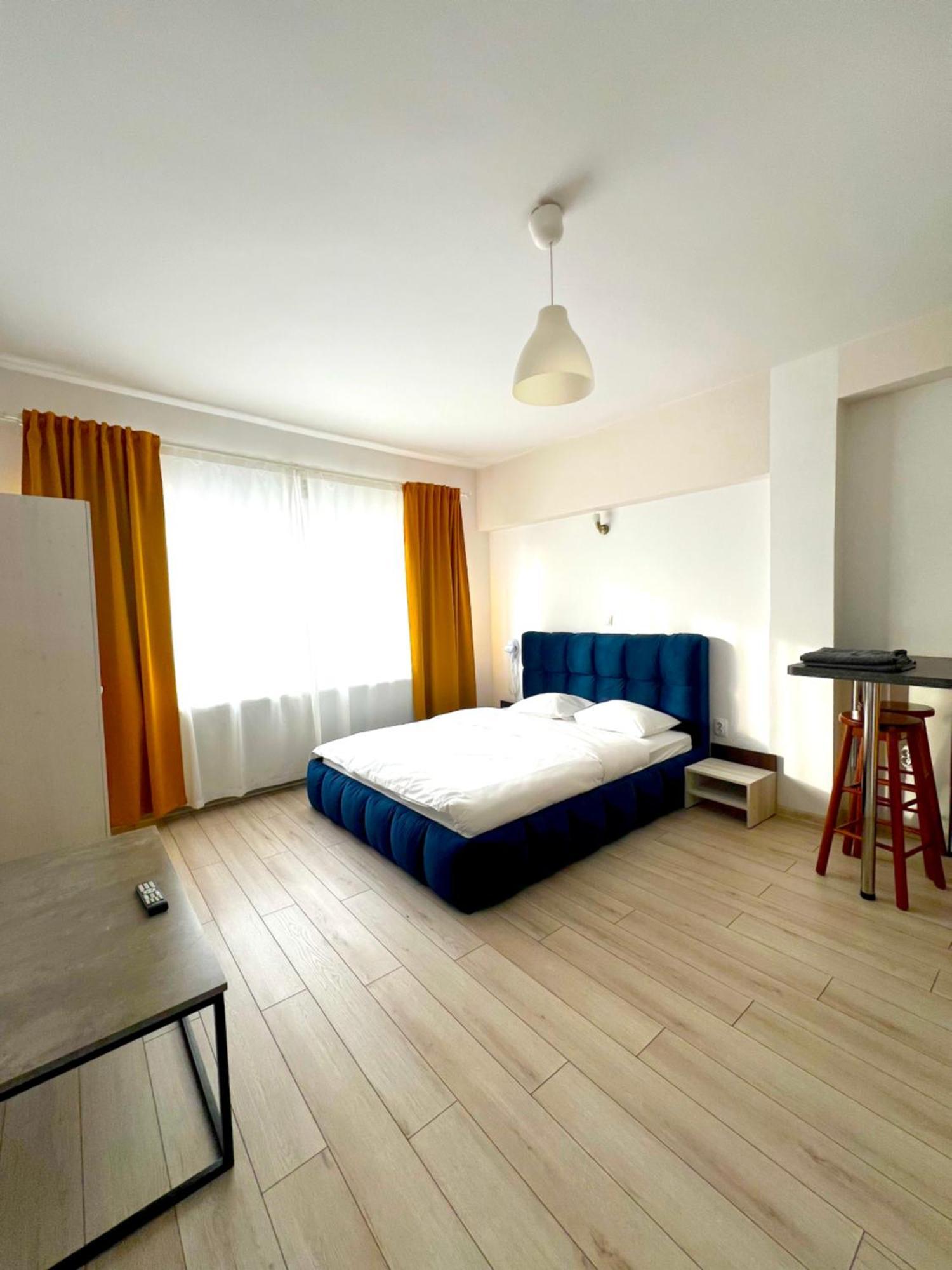 Color Apartments Old Town Center Bukarest Eksteriør billede
